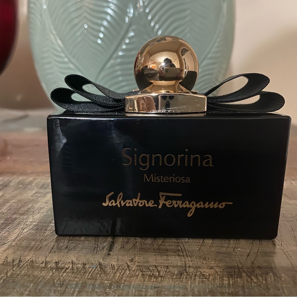 Salvatore Ferragamo Misteriosa perfume for women